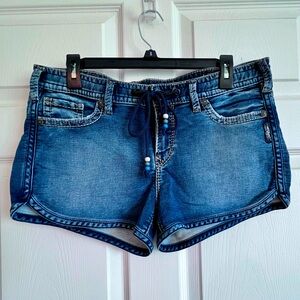 Silver Jeans Co. Aiko Mid Short, Tie Front, Joga Jeans, Blue Women’s Size 31